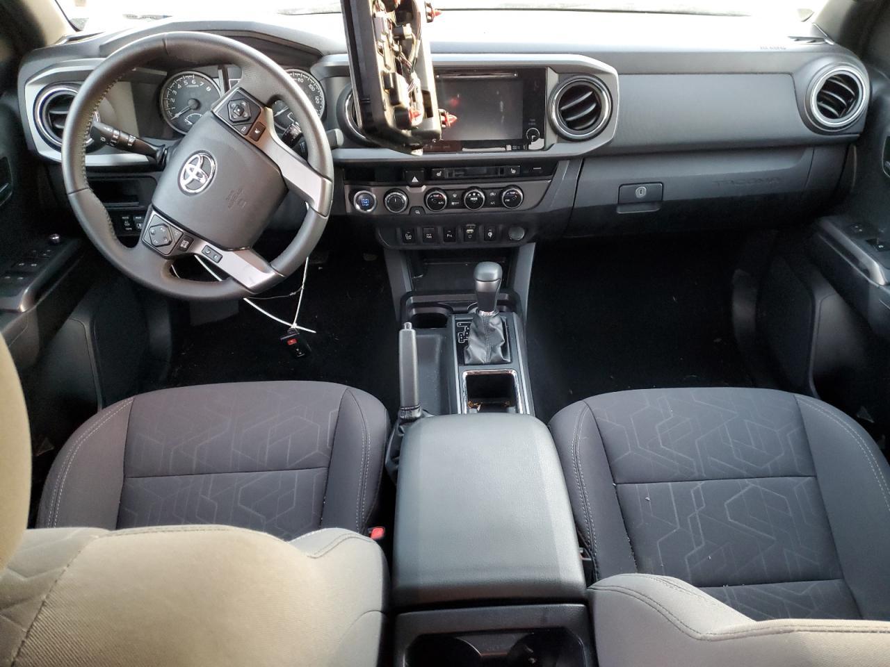 2017 TOYOTA TACOMA