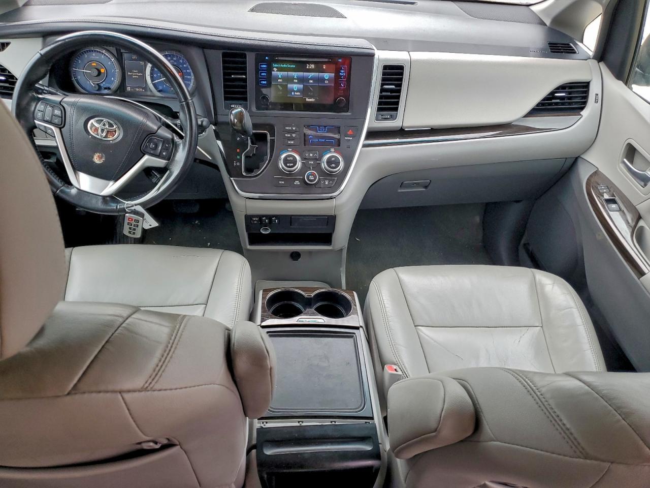 2016 TOYOTA SIENNA