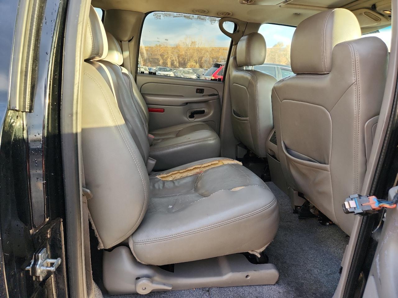 2004 CHEVROLET Suburban
