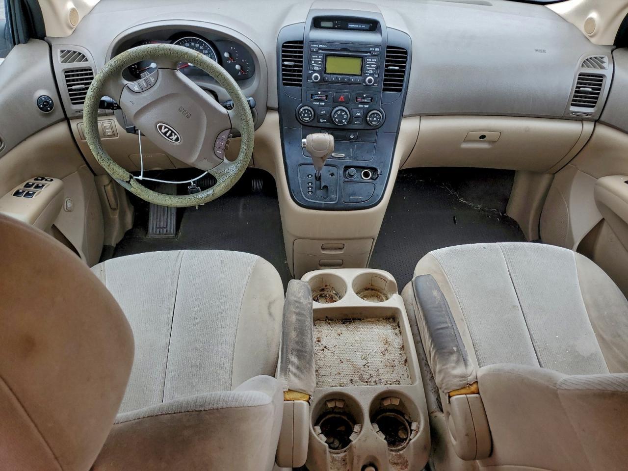 2011 KIA SEDONA