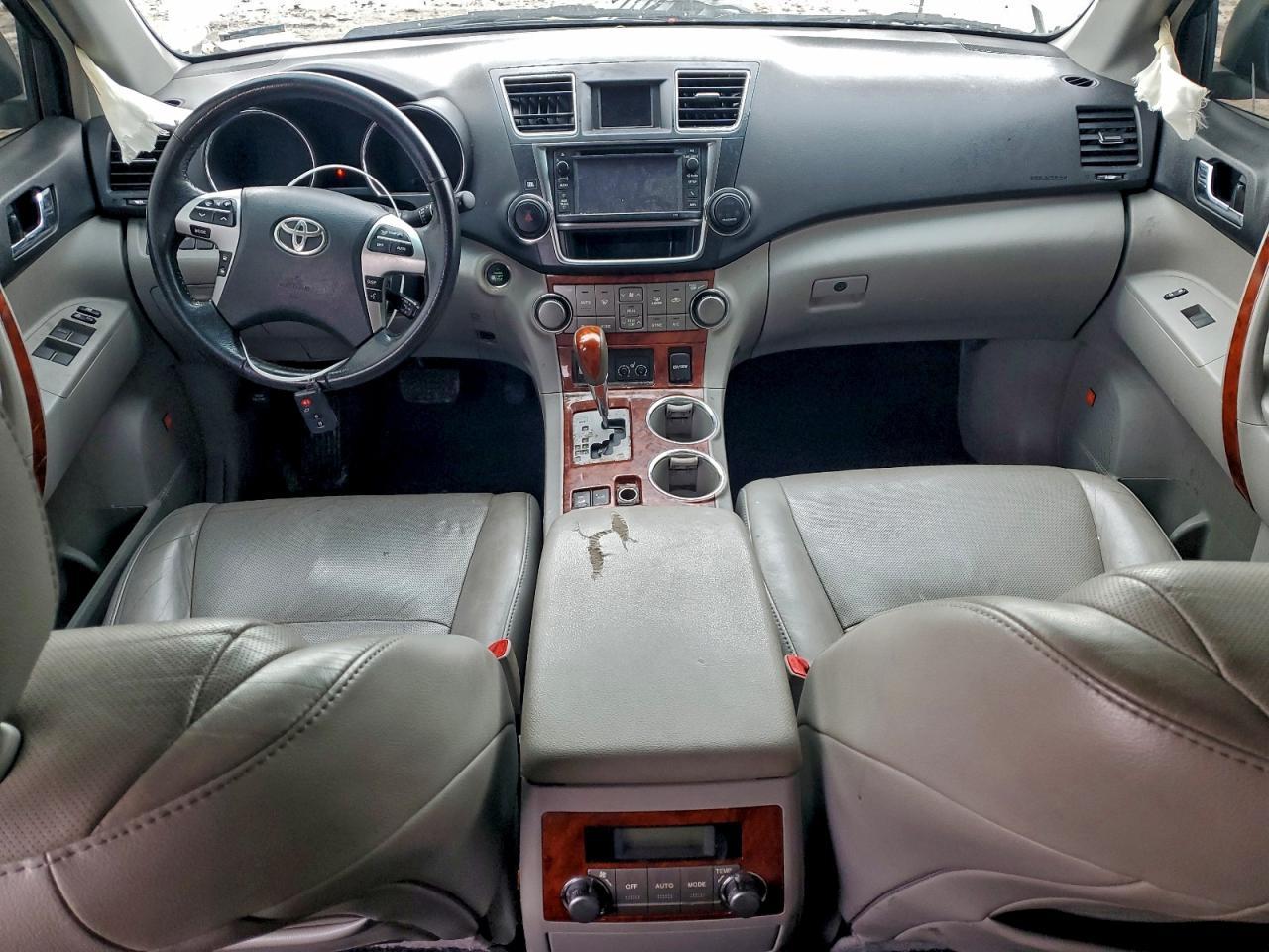 2013 TOYOTA HIGHLANDER