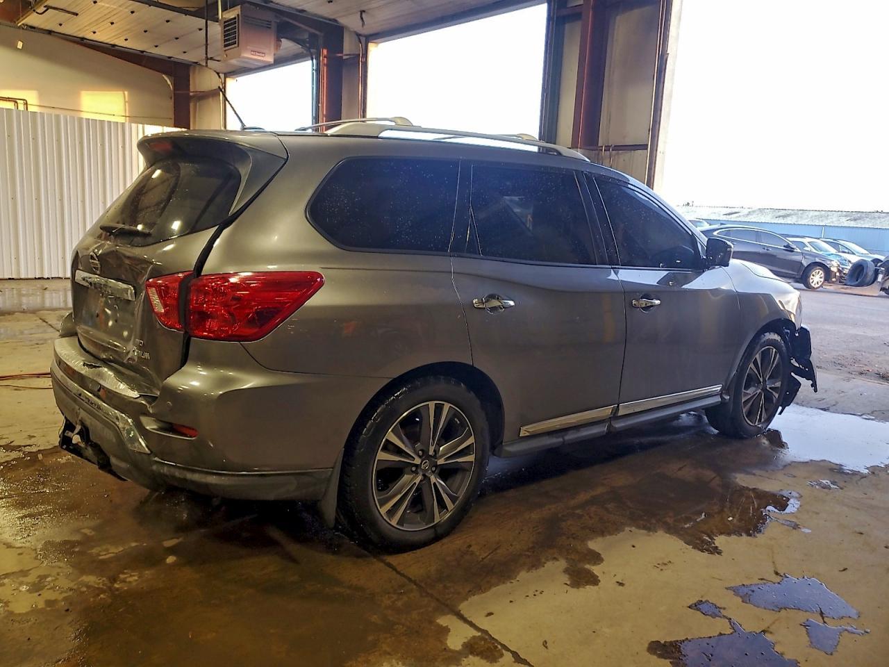 2017 NISSAN PATHFINDER
