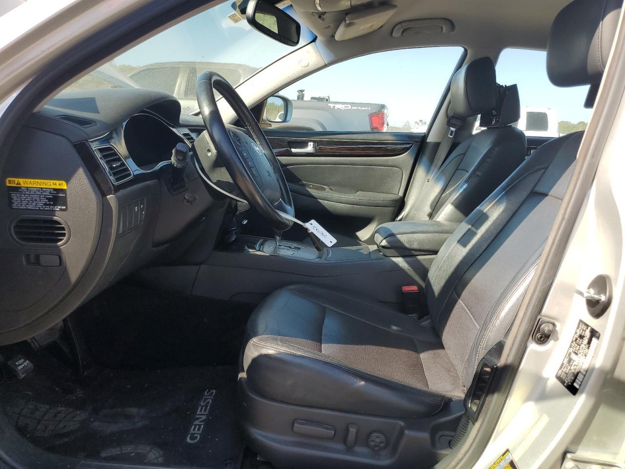 2013 HYUNDAI GENESIS