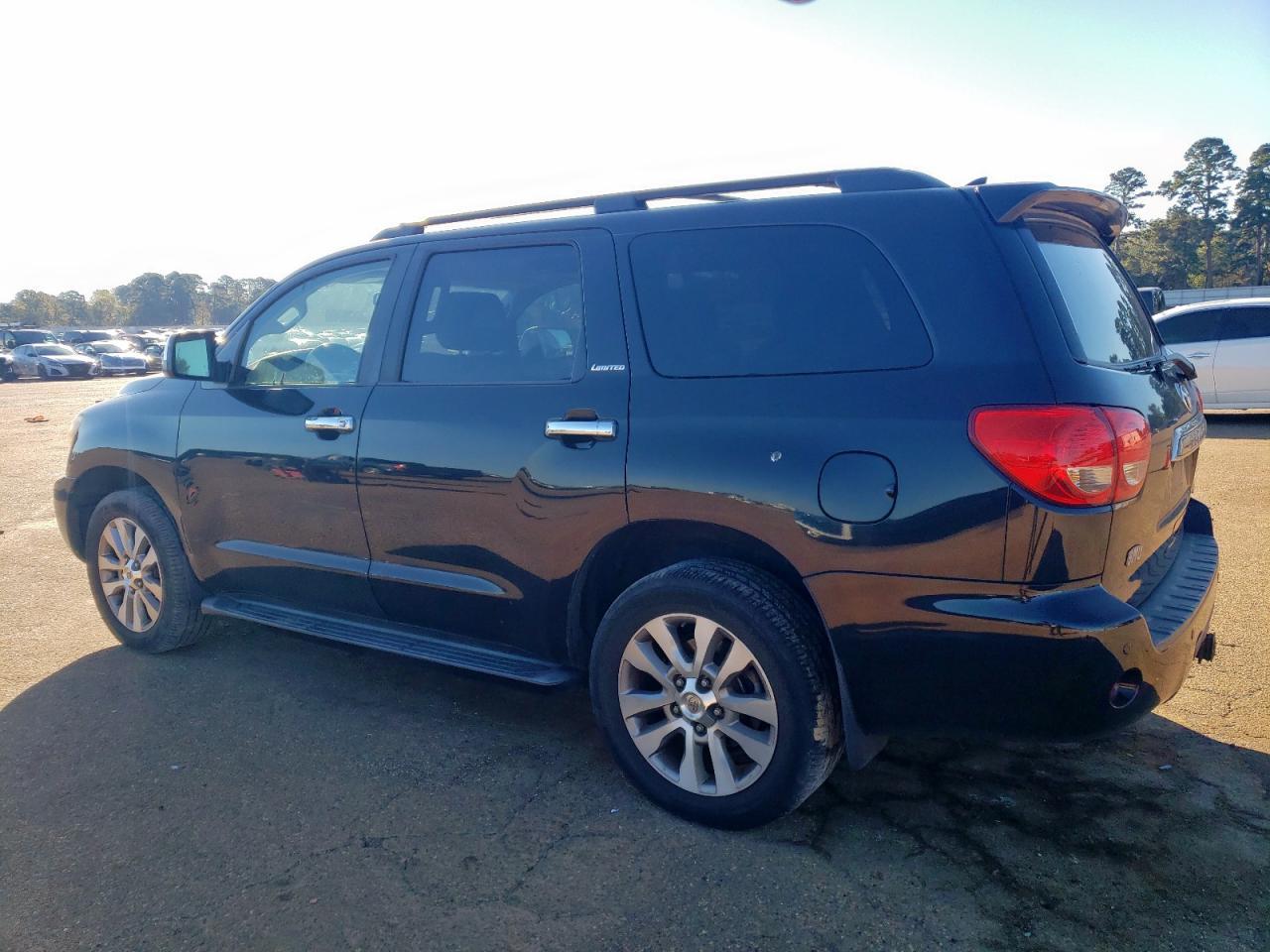 2011 TOYOTA Sequoia