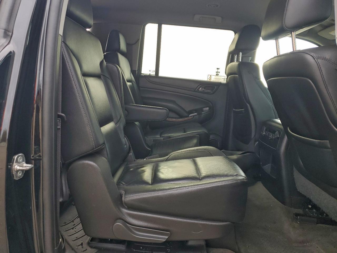 2015 CHEVROLET Suburban