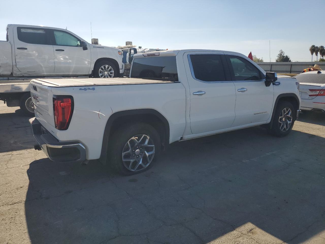 2023 GMC Sierra