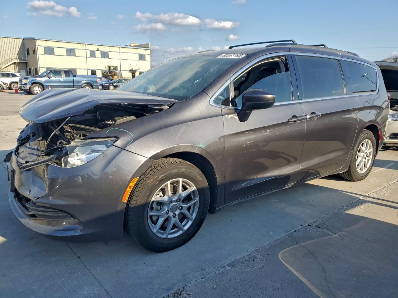 2020 CHRYSLER Voyager