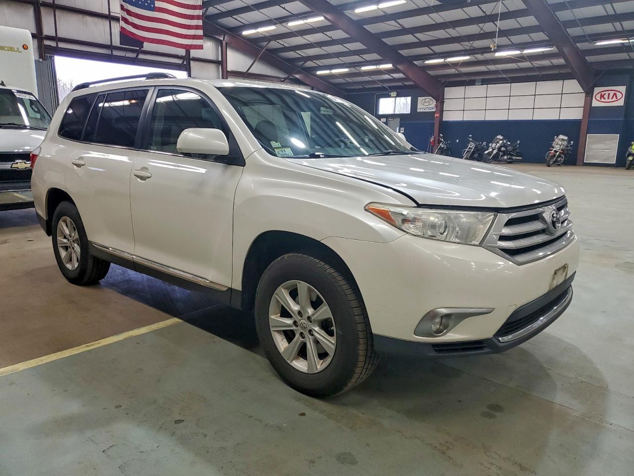 2013 TOYOTA HIGHLANDER
