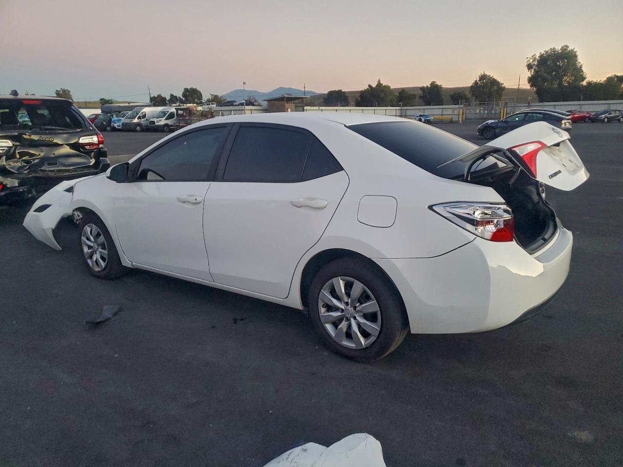 2015 TOYOTA COROLLA