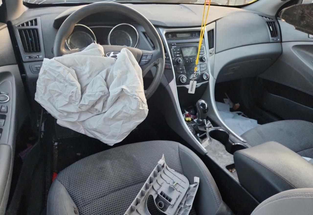 2011 HYUNDAI SONATA