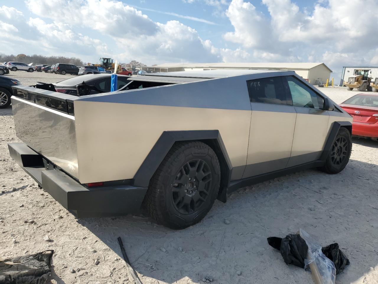 2024 TESLA Cybertruck
