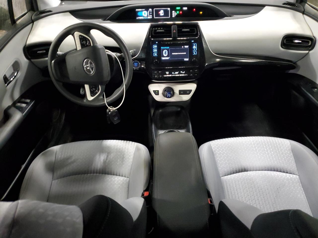 2016 TOYOTA PRIUS