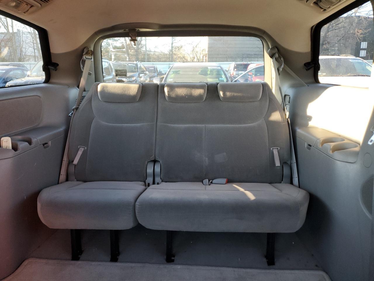 2004 TOYOTA SIENNA