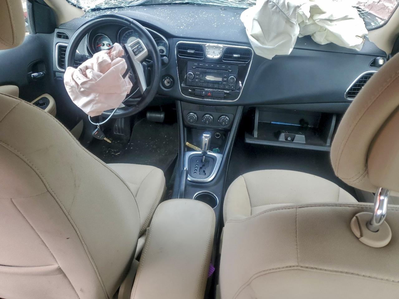2013 CHRYSLER 200