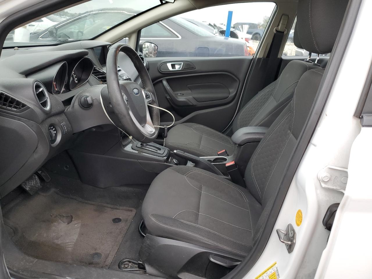 2016 FORD Fiesta