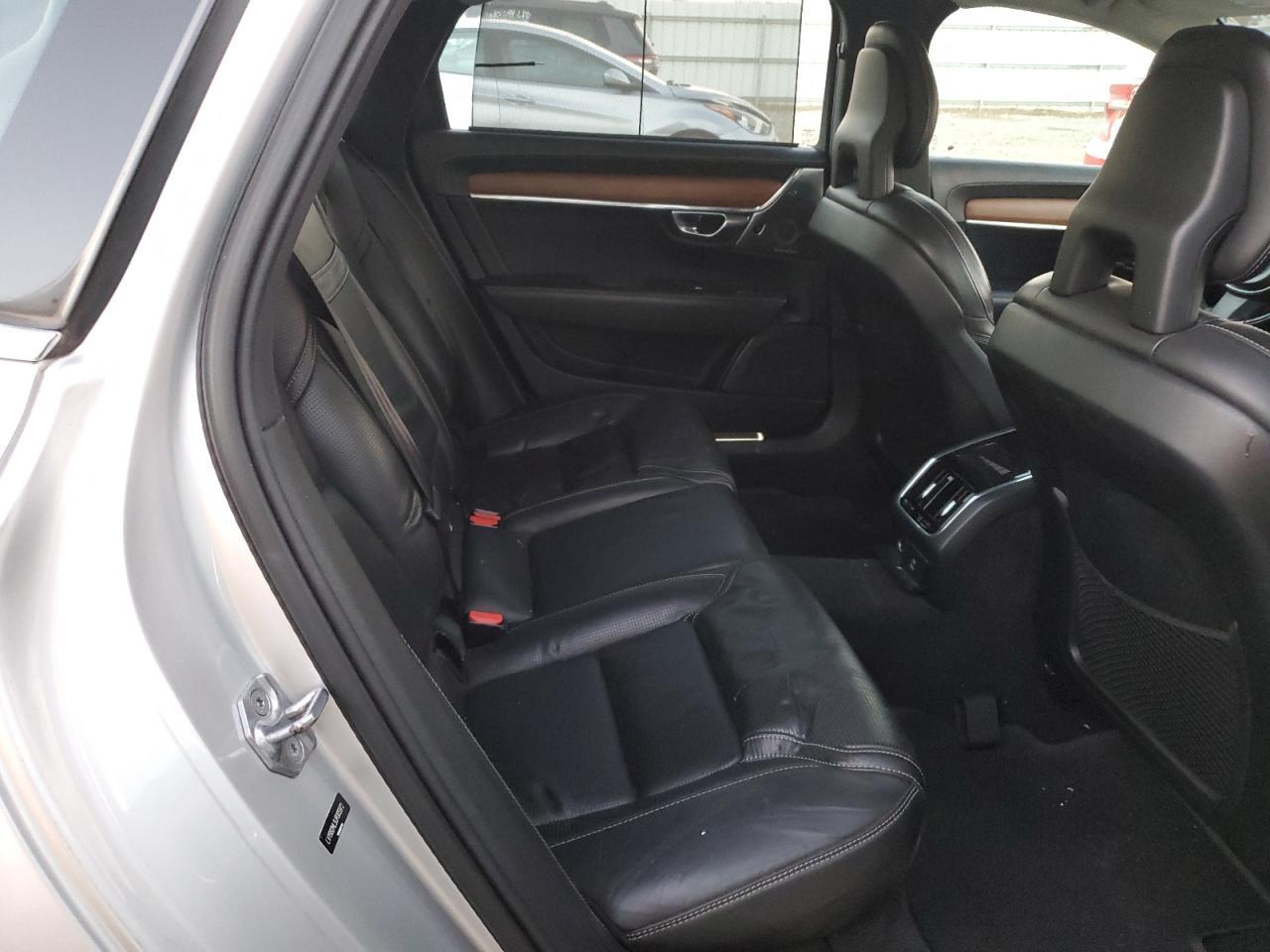2018 VOLVO S90