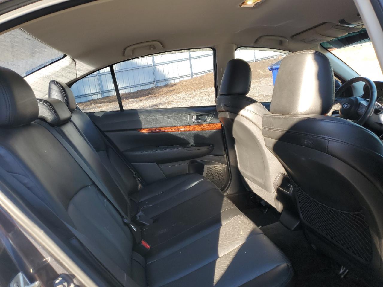 2011 SUBARU Legacy