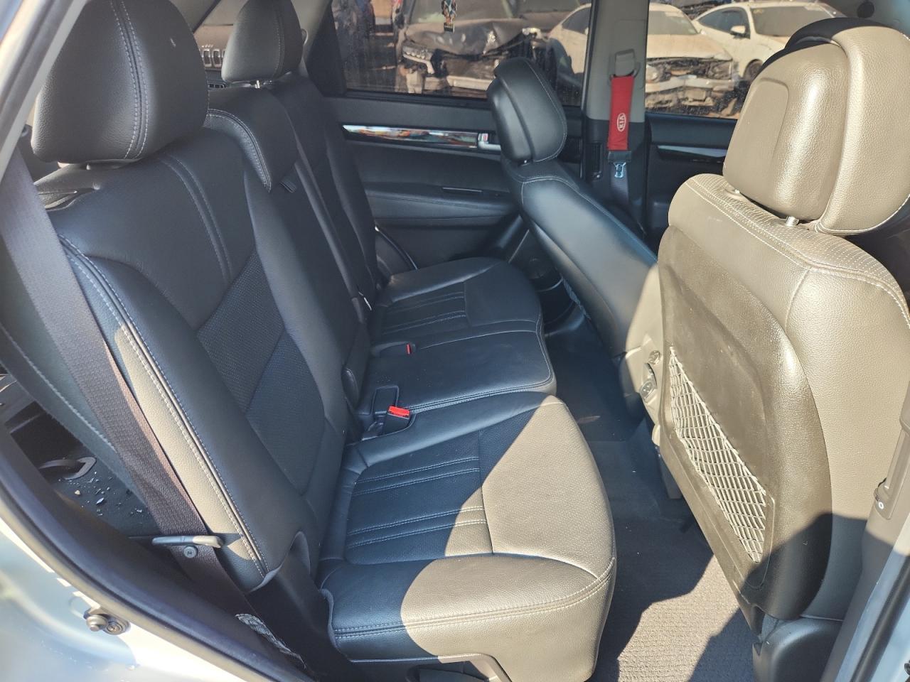 2014 KIA SORENTO