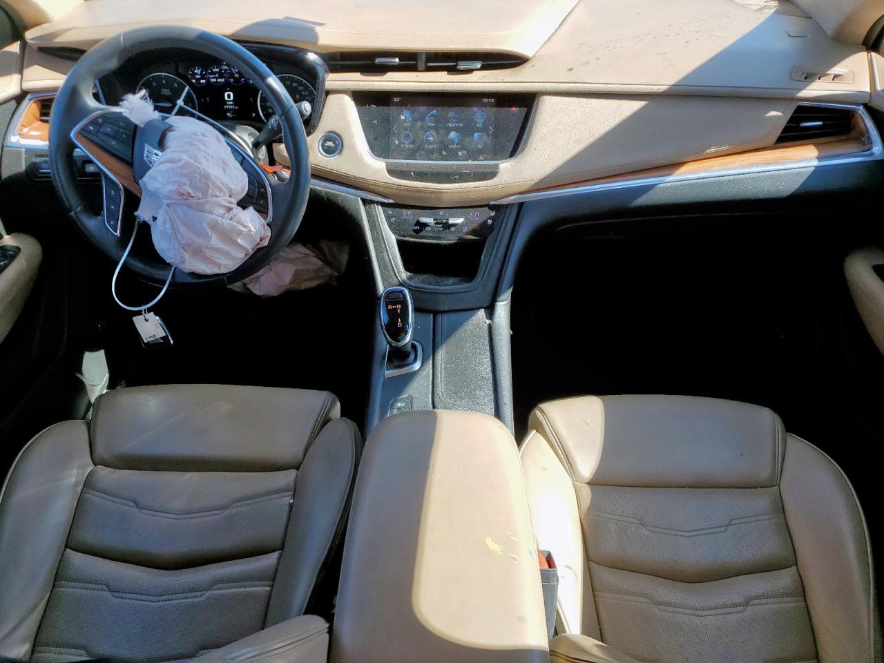 2017 CADILLAC XT5