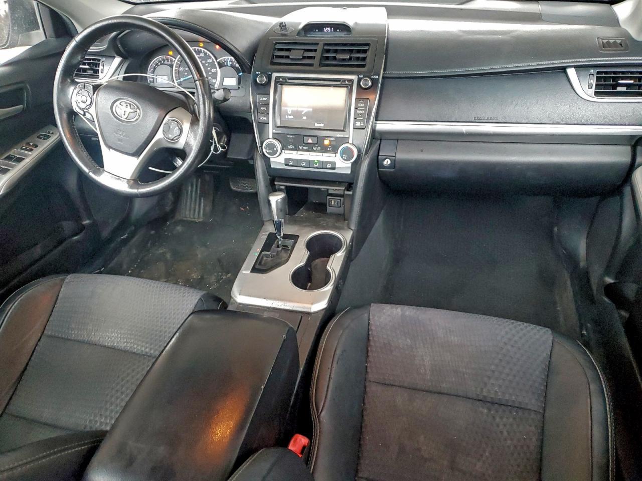 2014 TOYOTA CAMRY