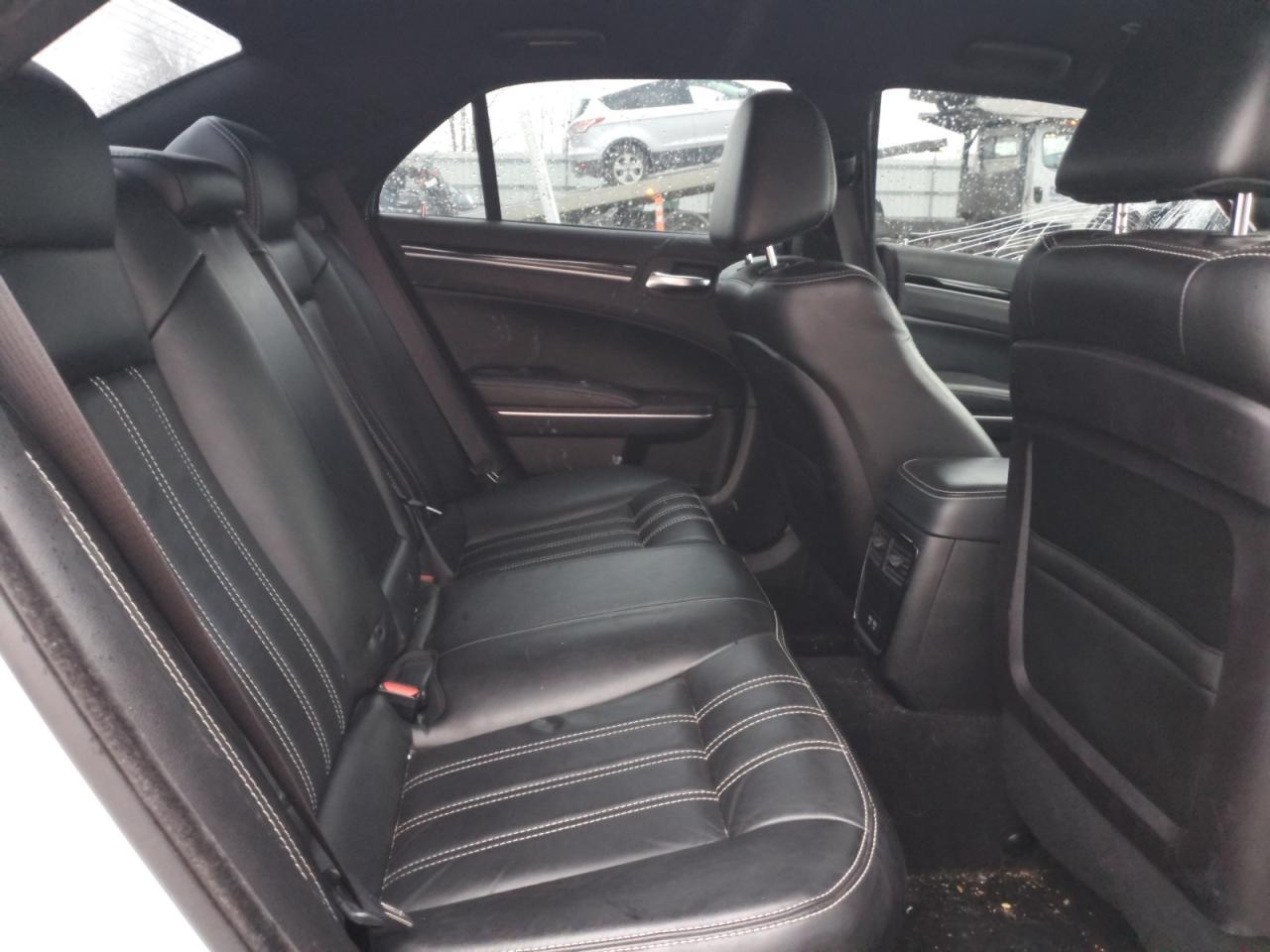 2019 CHRYSLER 300
