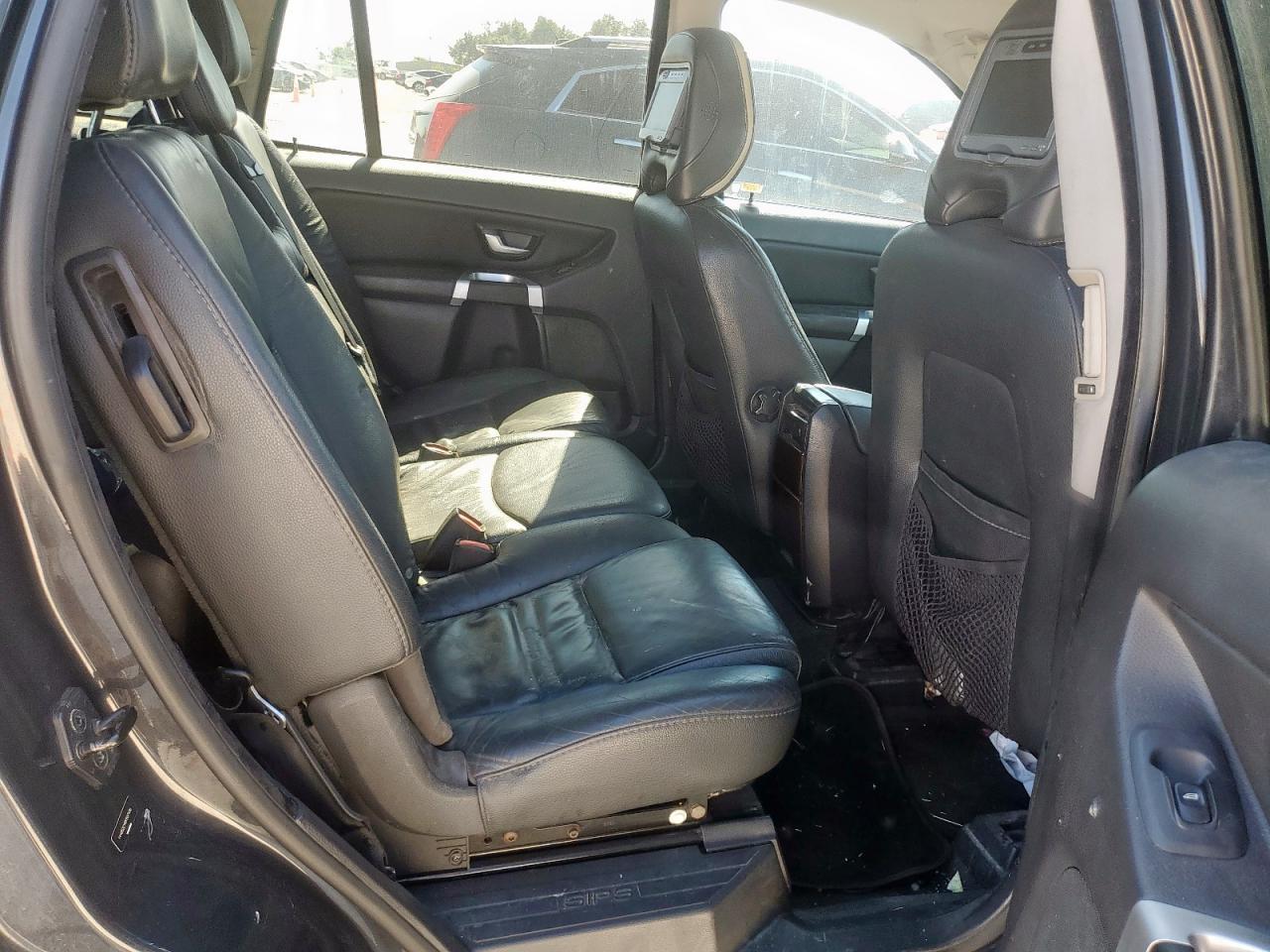 2011 VOLVO XC90