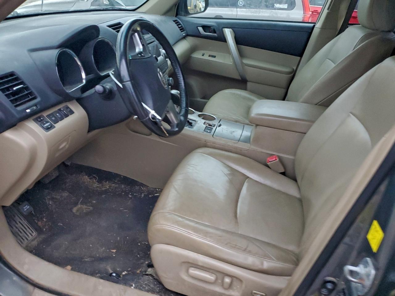 2011 TOYOTA HIGHLANDER