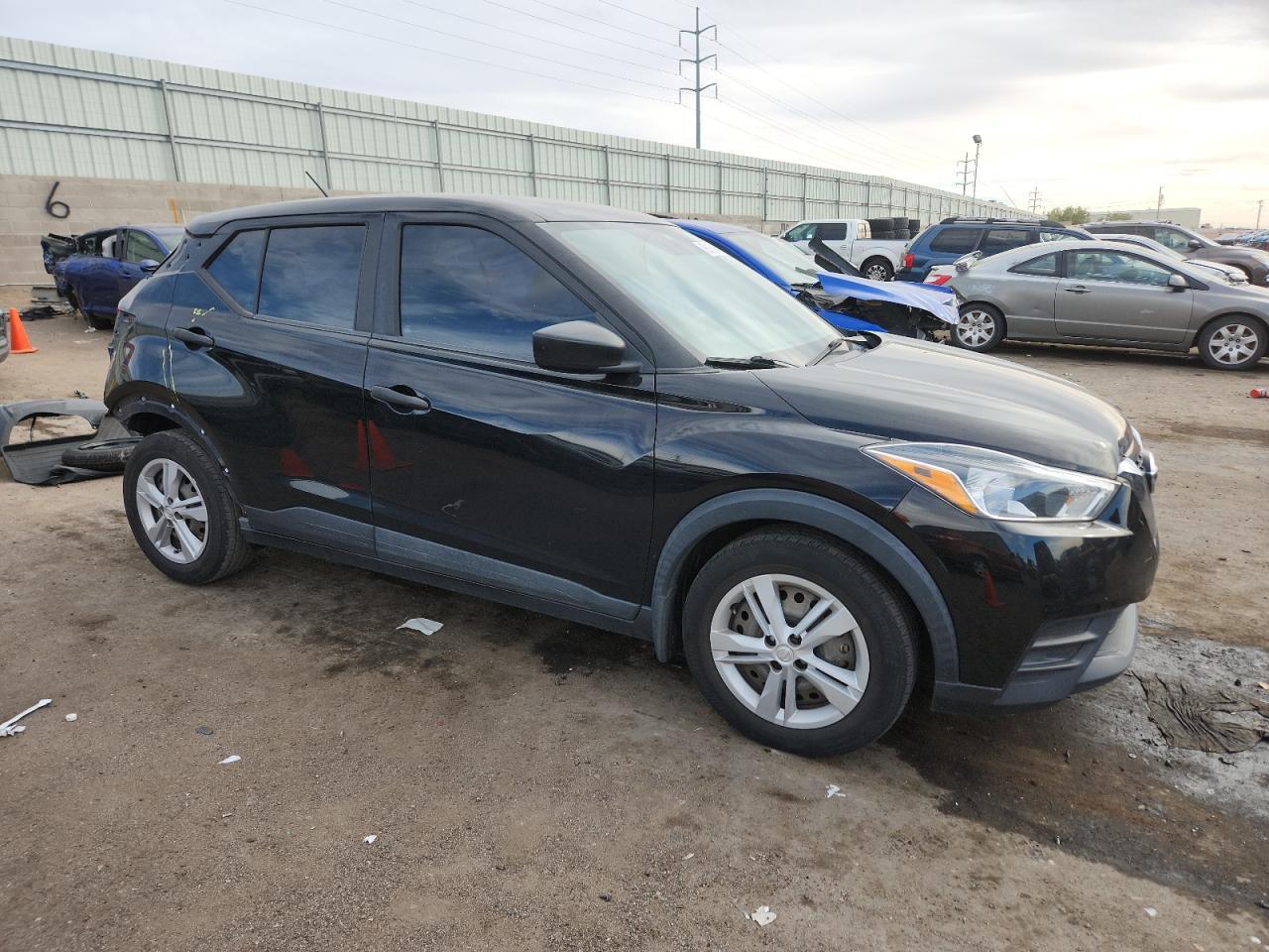 2020 NISSAN KICKS