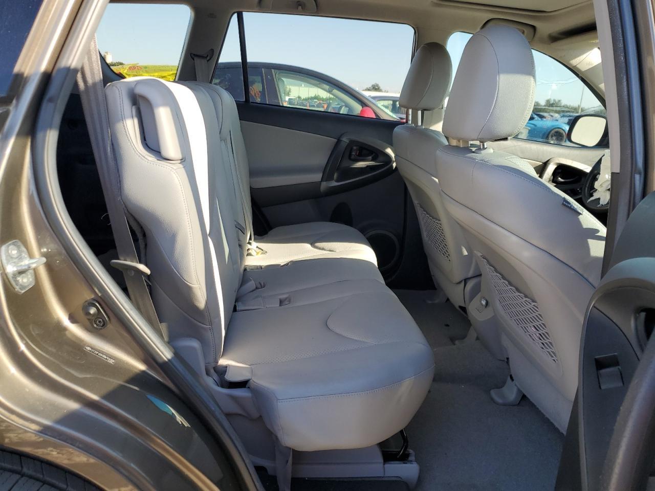 2011 TOYOTA RAV4
