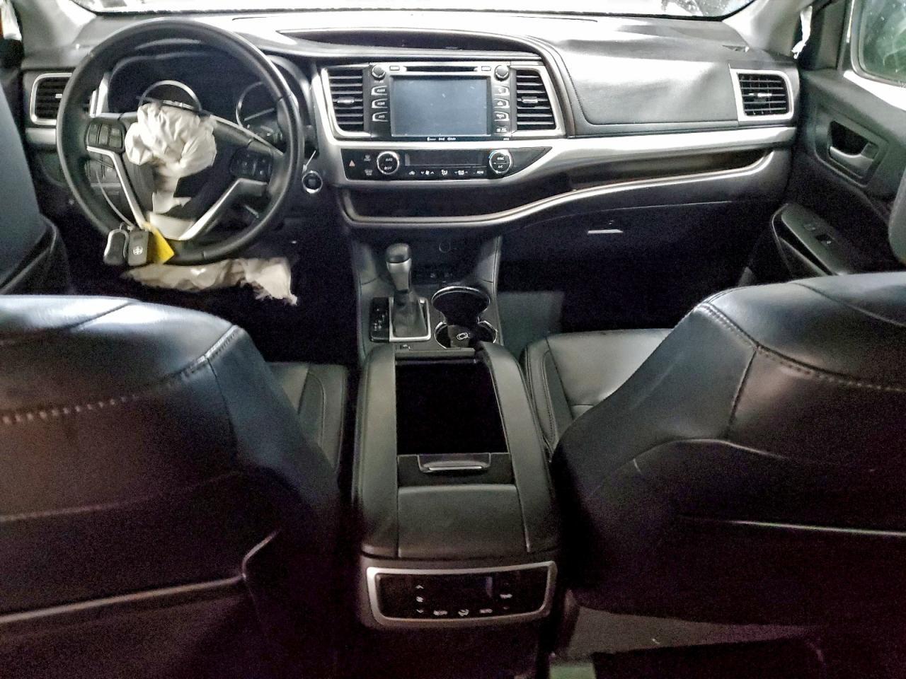 2016 TOYOTA HIGHLANDER