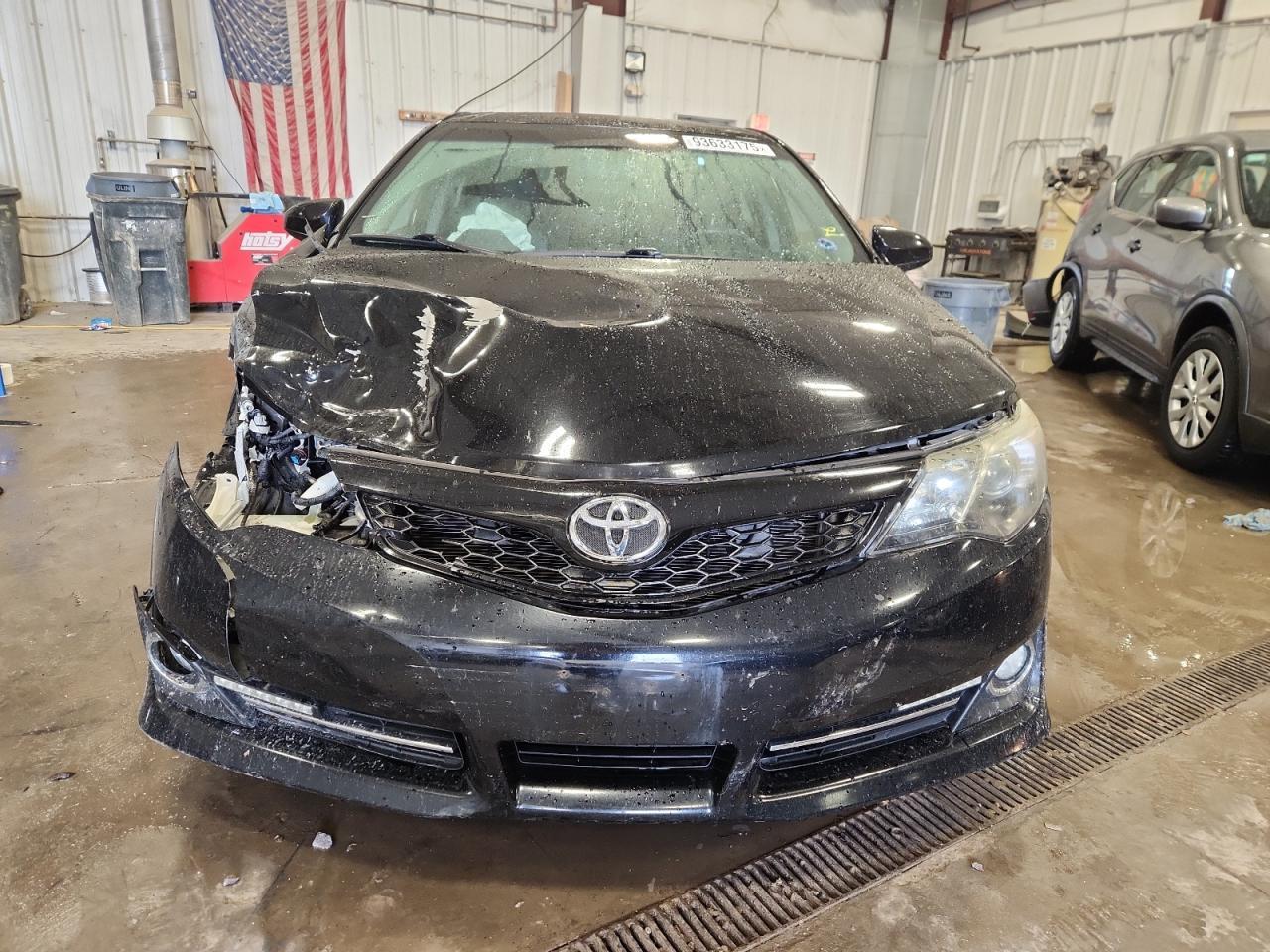 2014 TOYOTA CAMRY