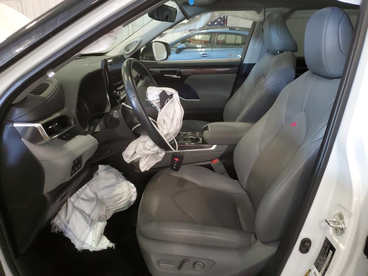 2020 TOYOTA HIGHLANDER