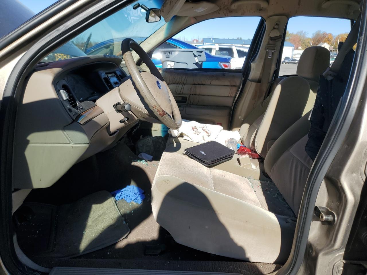 2004 FORD Crown Victoria