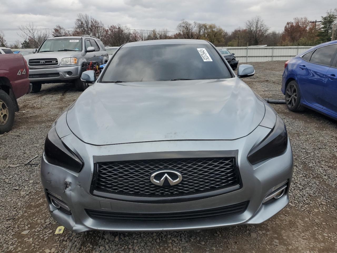 2015 INFINITI Q50