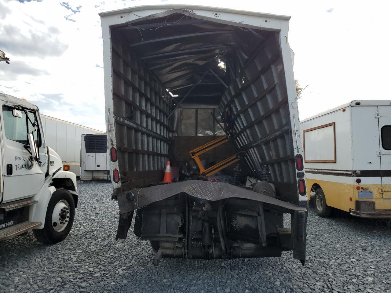 2012 ISUZU Npr Hd