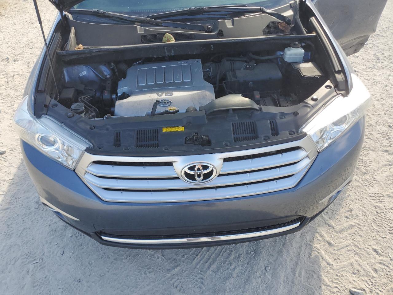 2012 TOYOTA HIGHLANDER