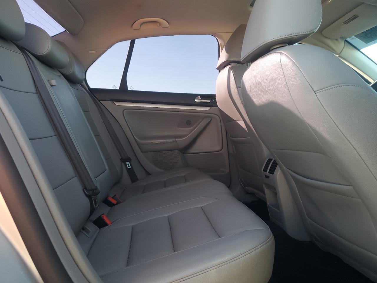 2009 VOLKSWAGEN JETTA