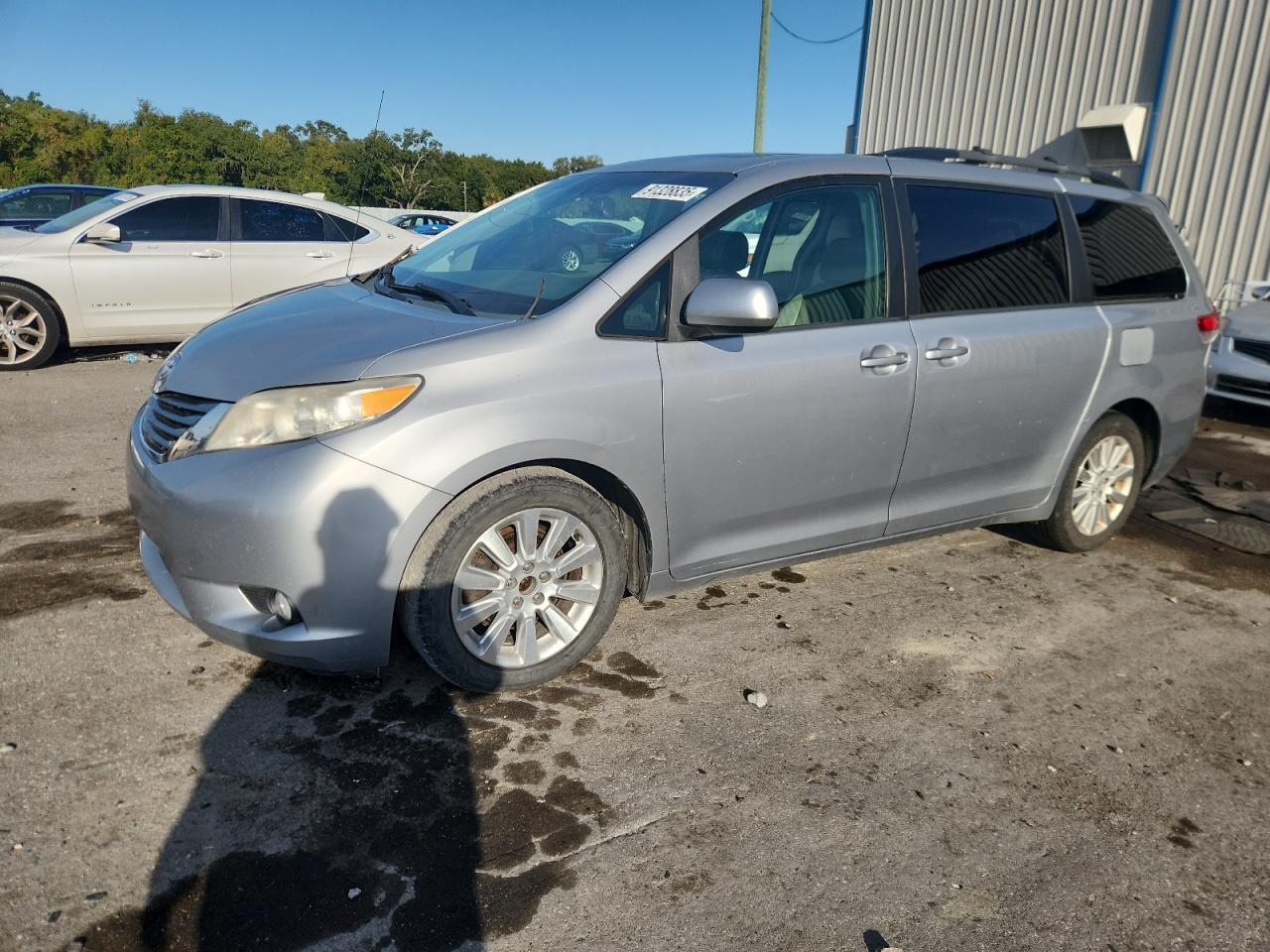 2014 TOYOTA SIENNA