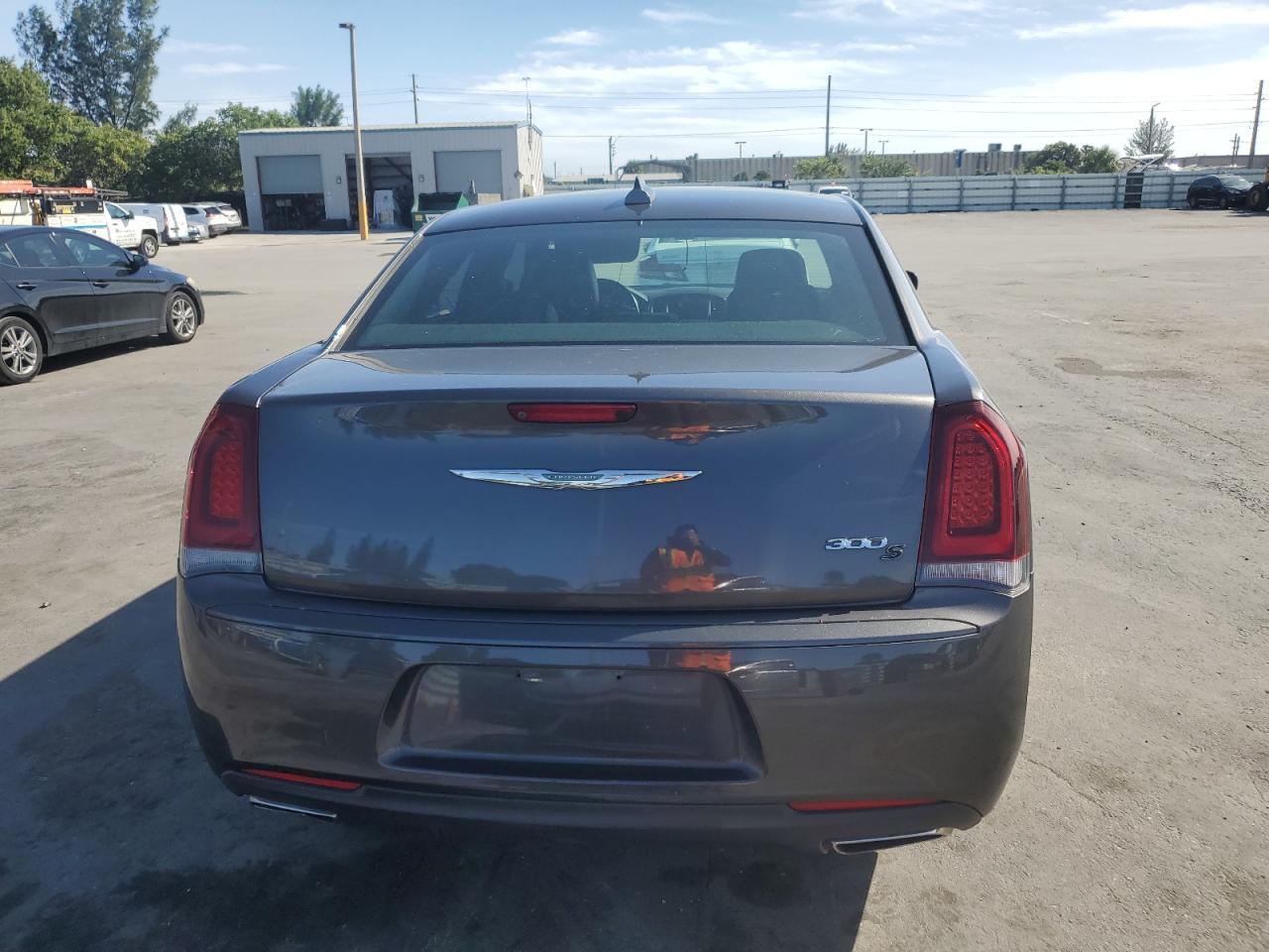 2019 CHRYSLER 300