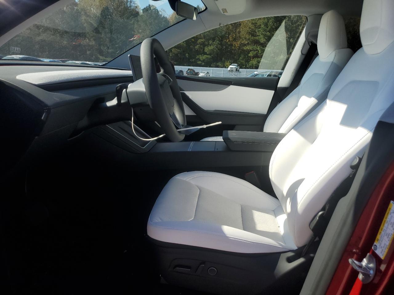 2026 TESLA MODEL Y