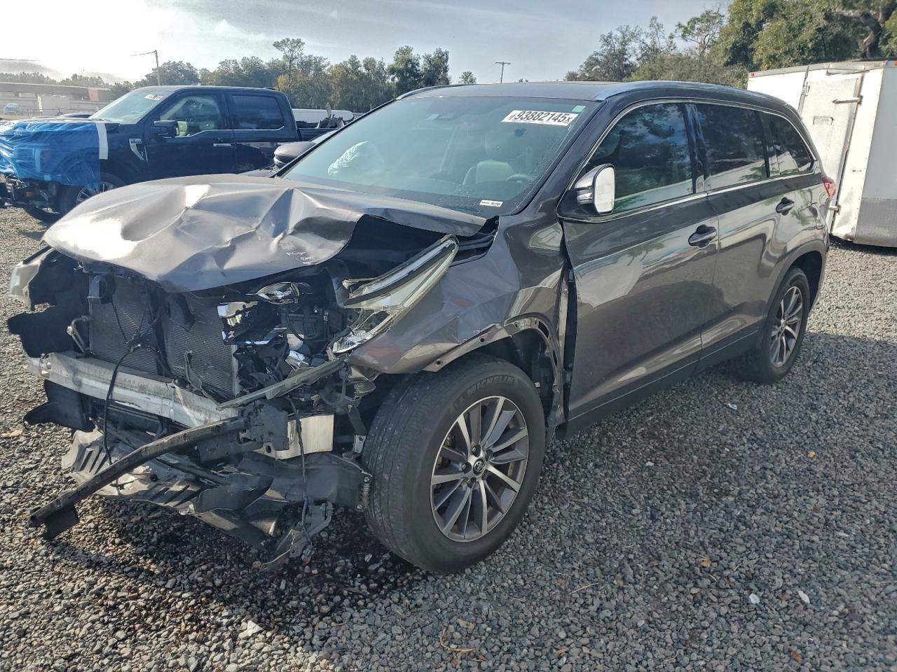 2019 TOYOTA HIGHLANDER