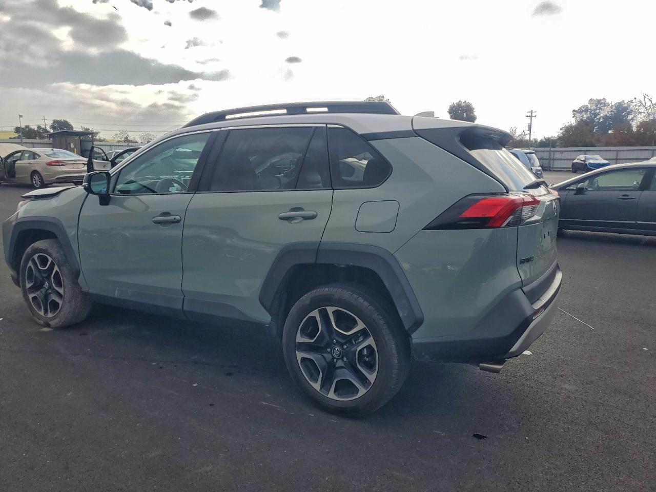 2019 TOYOTA RAV4