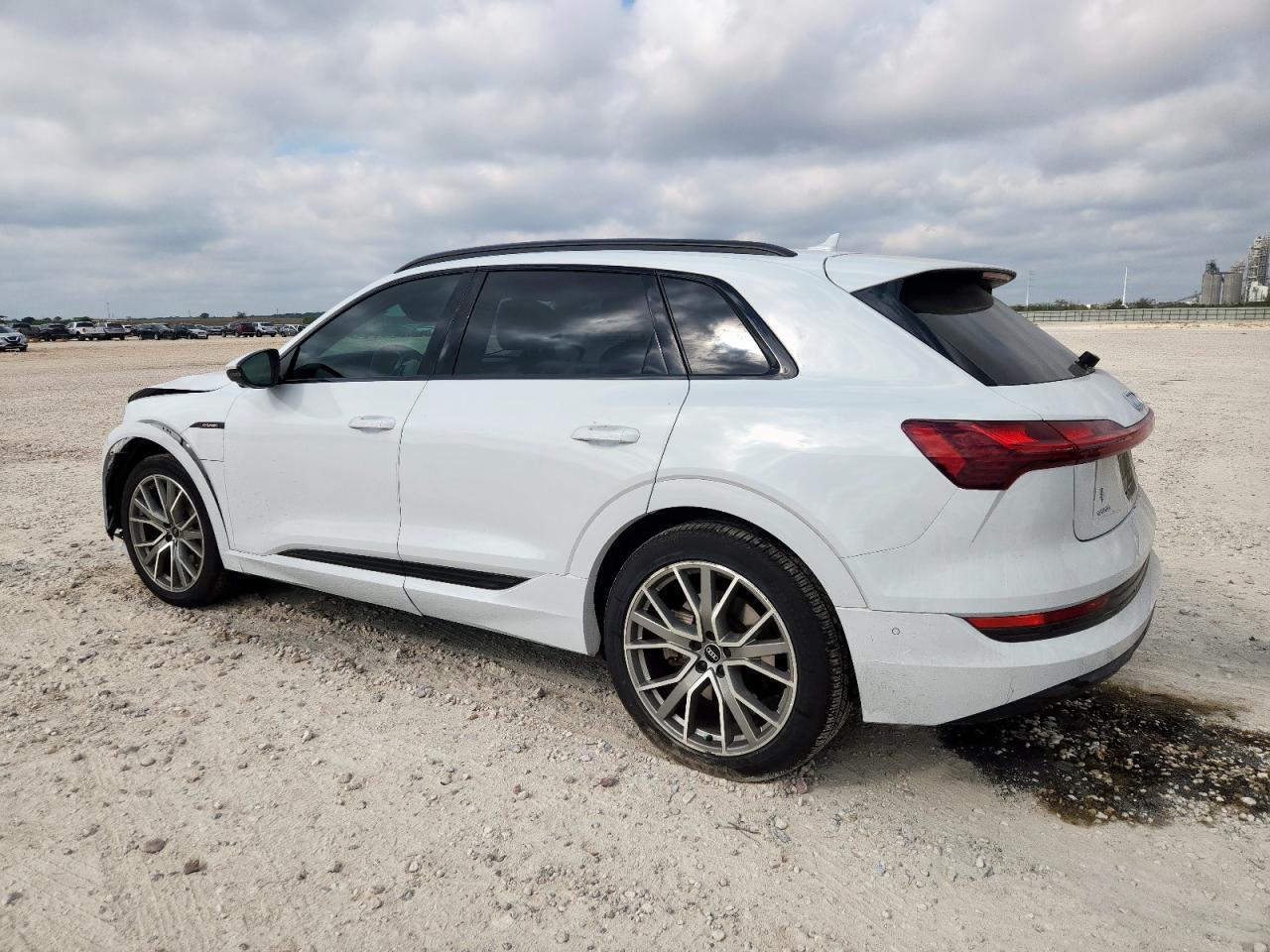 2021 AUDI E-TRON