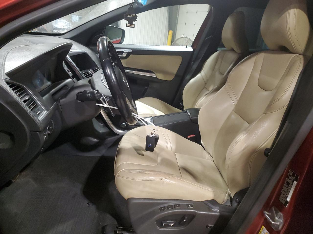 2015 VOLVO XC60