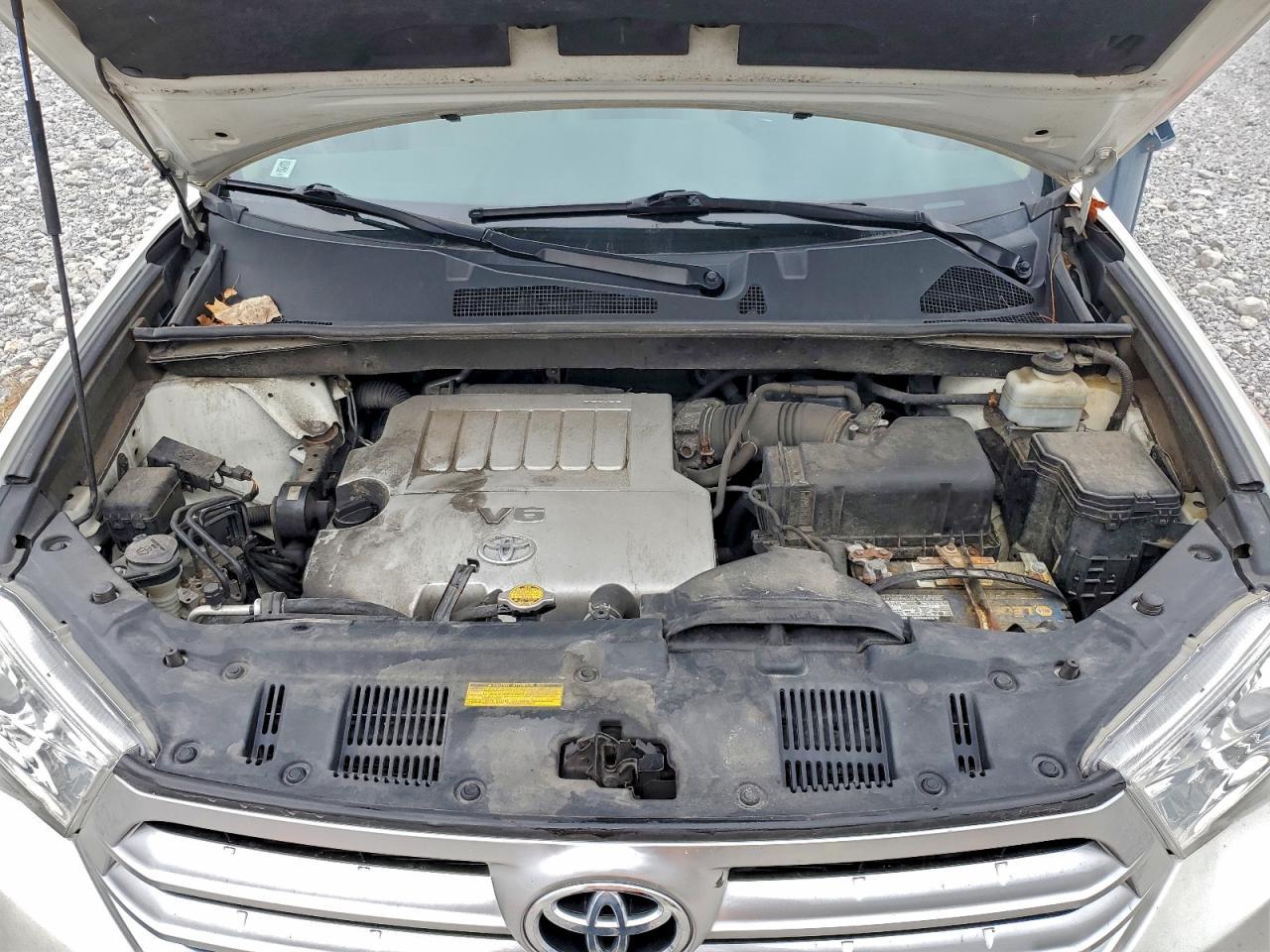 2011 TOYOTA HIGHLANDER