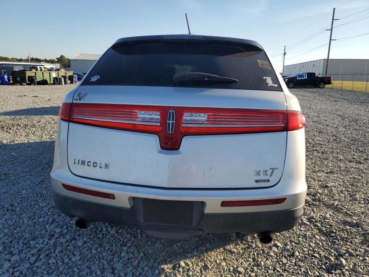 2013 LINCOLN MKT