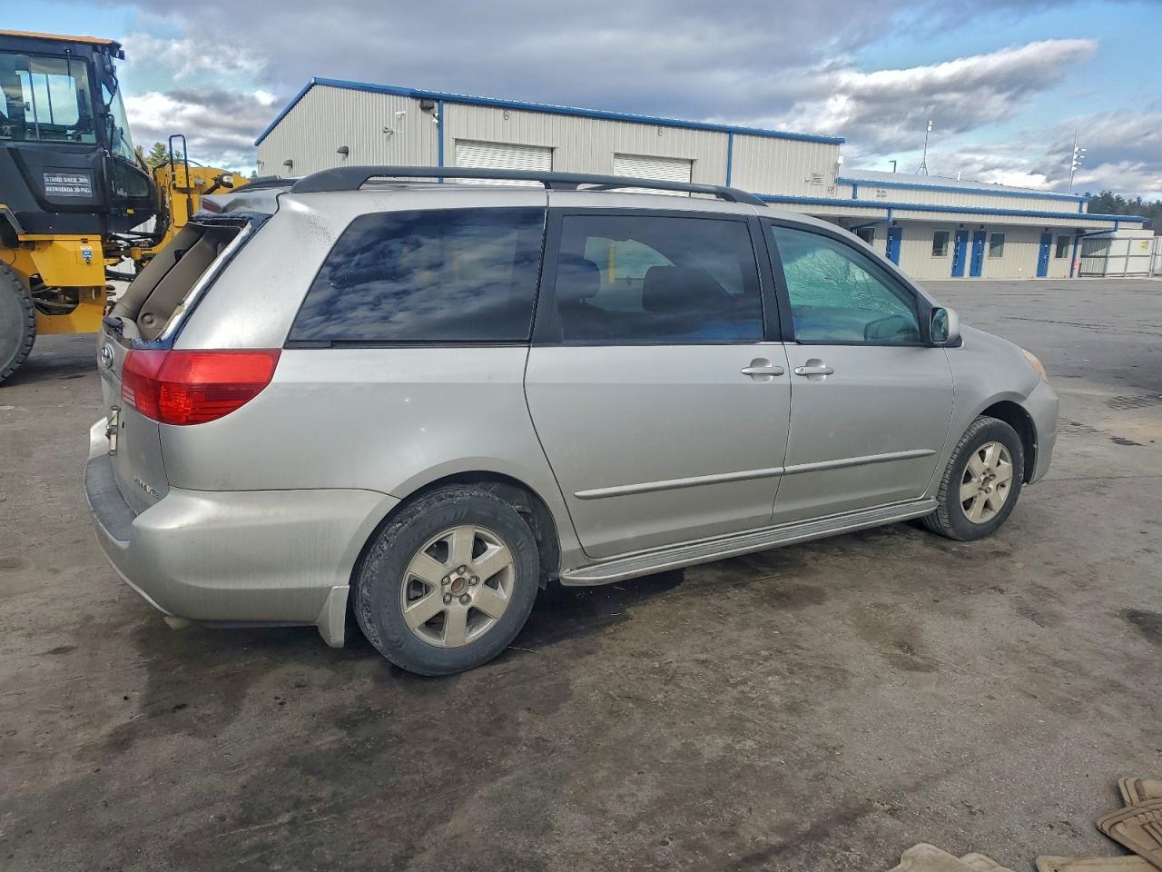 2004 TOYOTA SIENNA