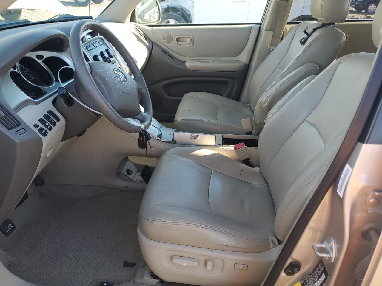 2004 TOYOTA HIGHLANDER