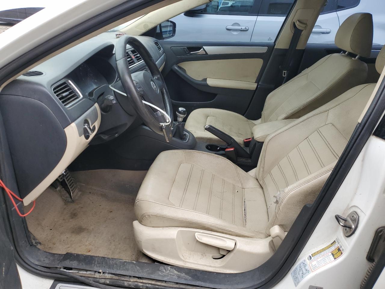 2011 VOLKSWAGEN JETTA