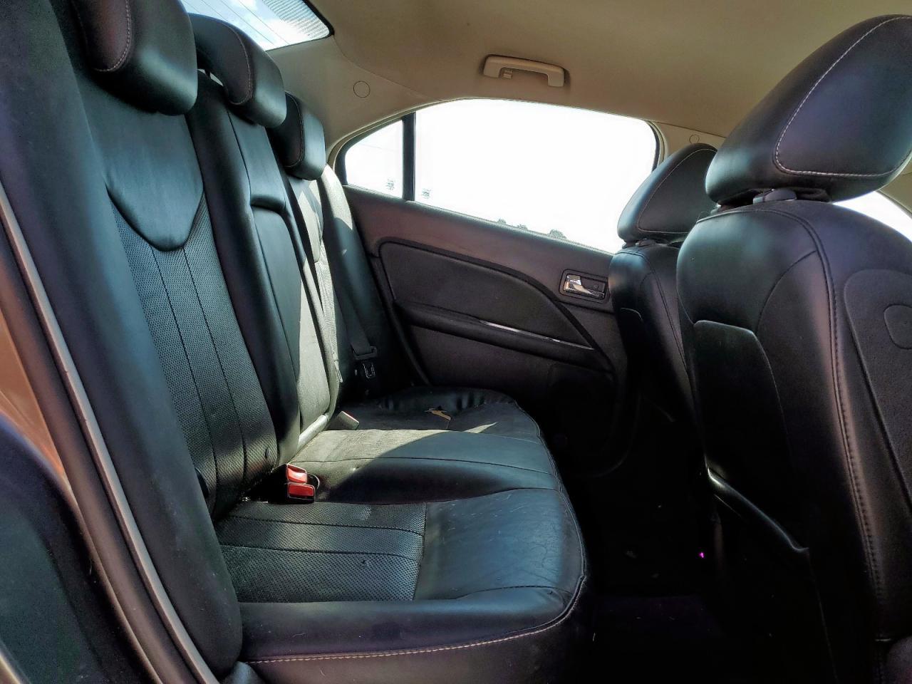 2010 MERCURY Milan